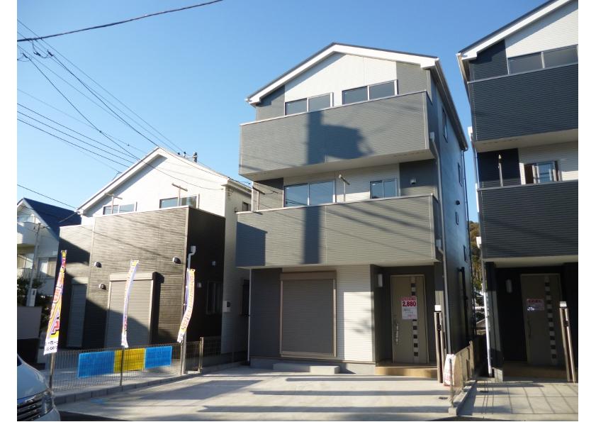 Local photos, including front road. Local (November 22, 2013) Shooting