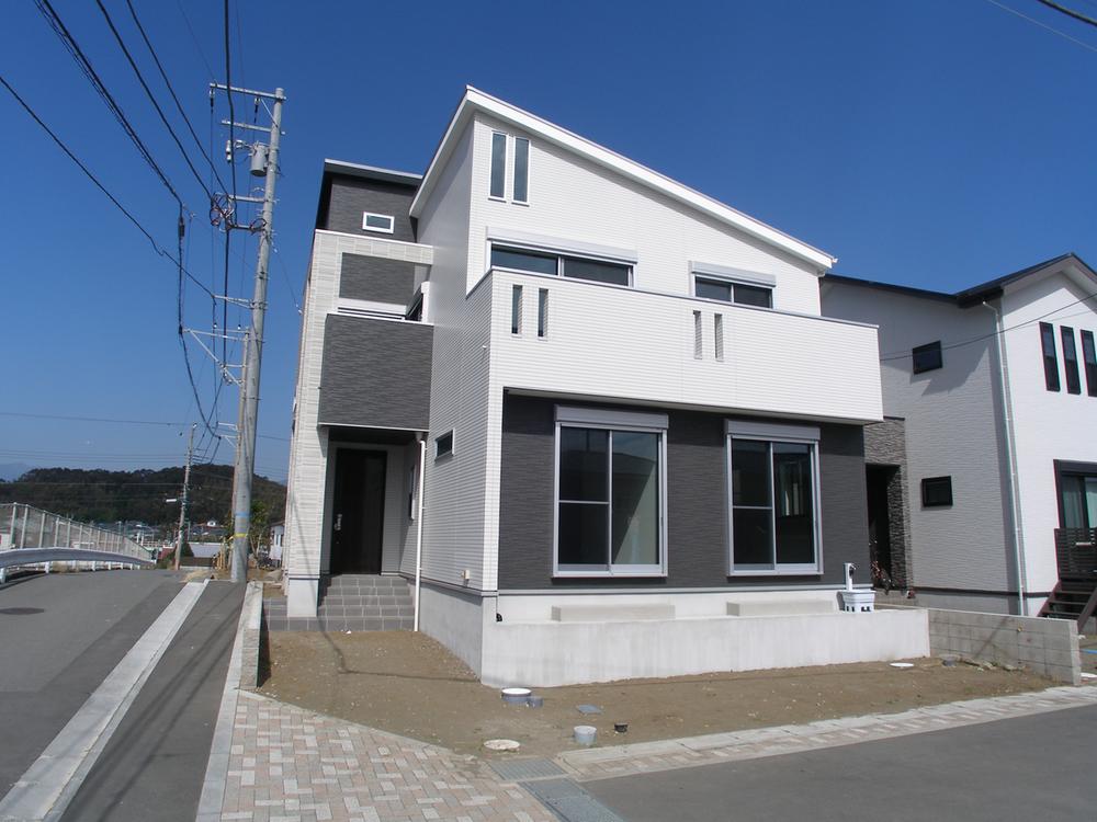 Building plan example (exterior photos). Sale has been our construction building of the same subdivision adjacent