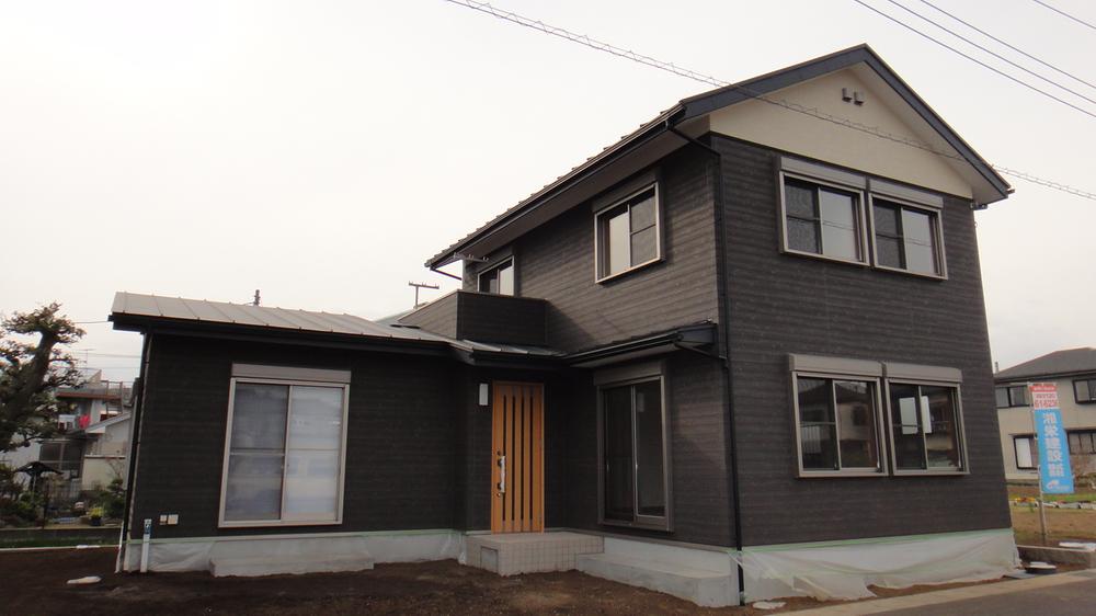 Building plan example (exterior photos). The appearance of the free design house unique 3