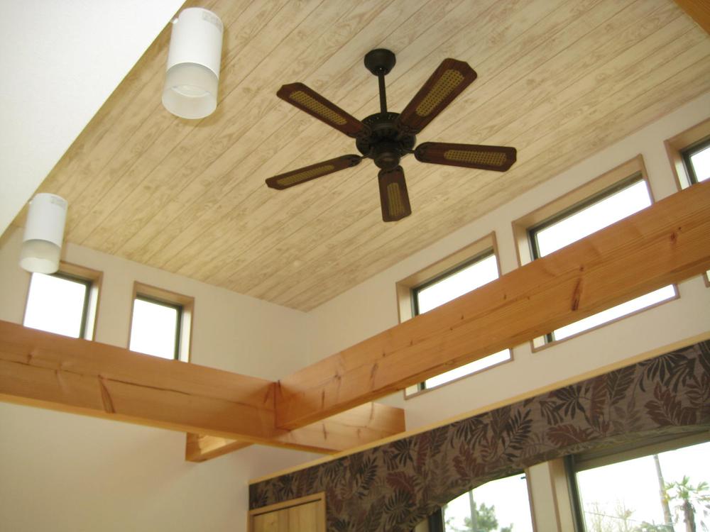 Building plan example (introspection photo). Slope-ceilinged bright living