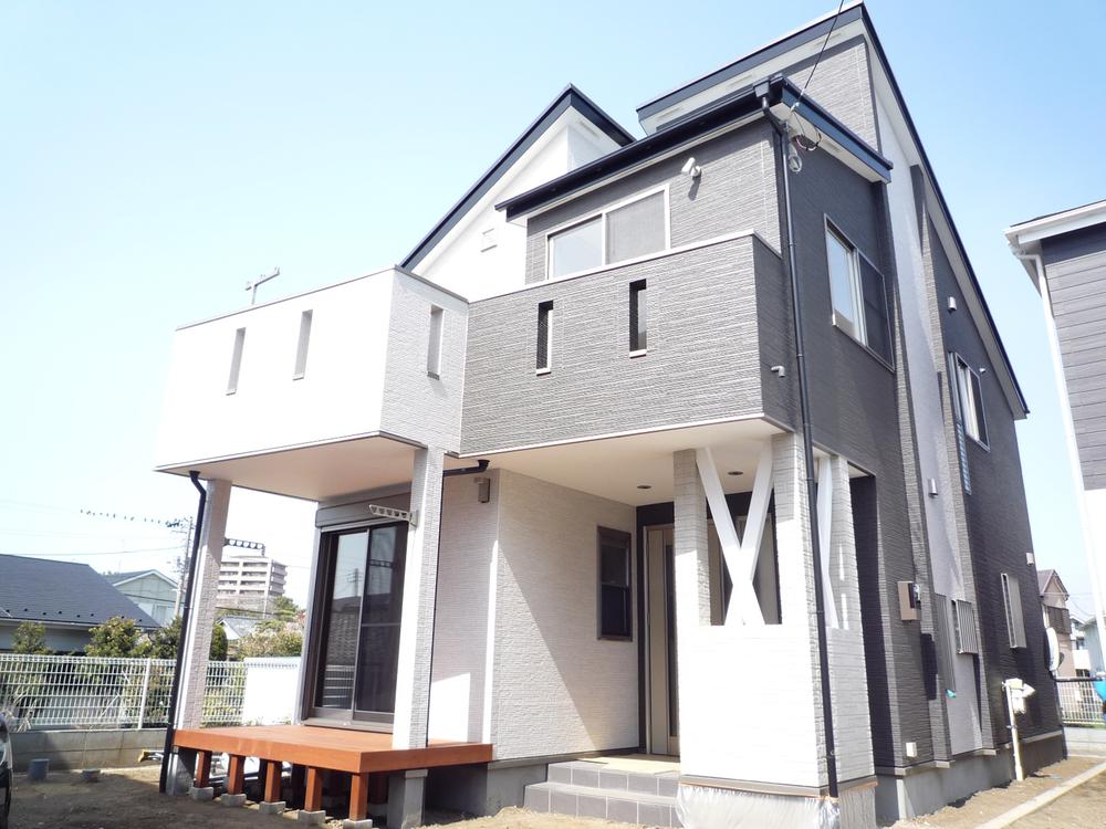 Building plan example (exterior photos). Our construction cases Simple modern housing