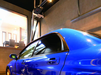 Building plan example (introspection photo). 2 overlooking the garage from the room