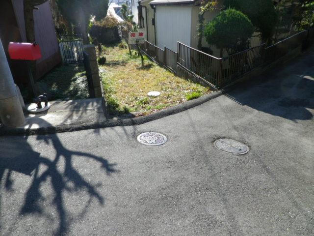 Local photos, including front road. Local (12 May 2013) Shooting