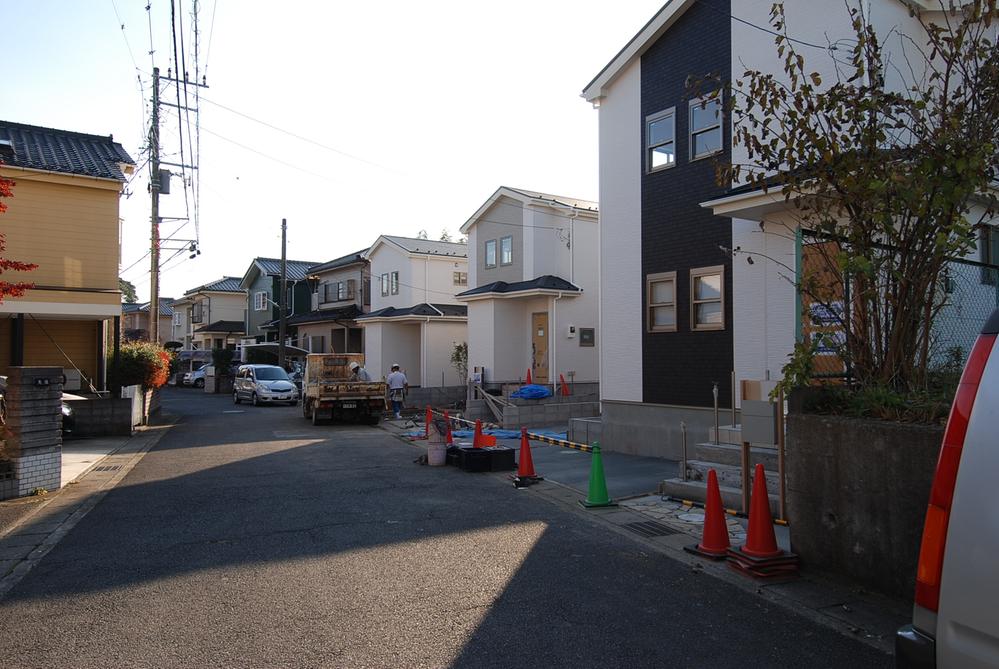 Local photos, including front road. Local (12 May 2013) Shooting