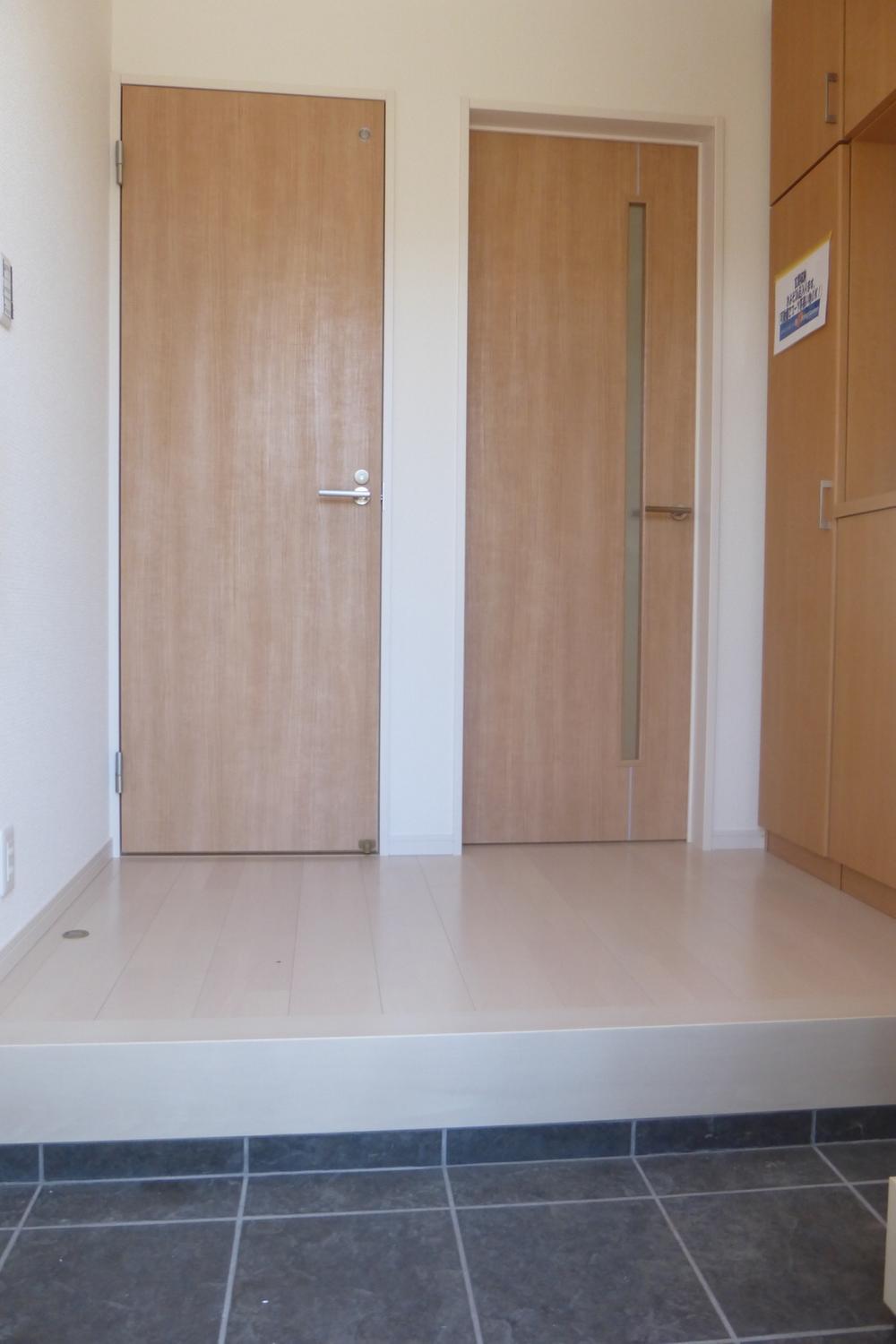 Entrance. Color monitor with intercom