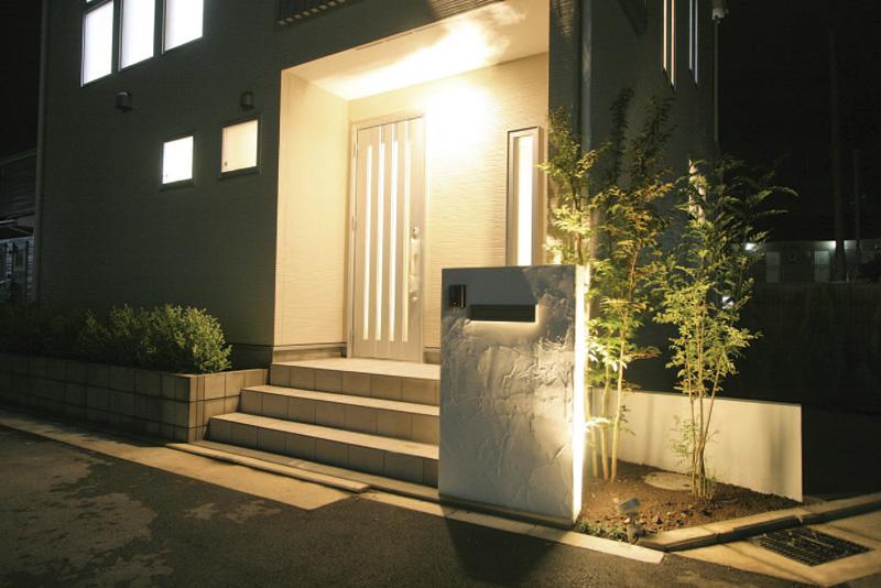 Entrance. Entrance approach (July 2013) Shooting