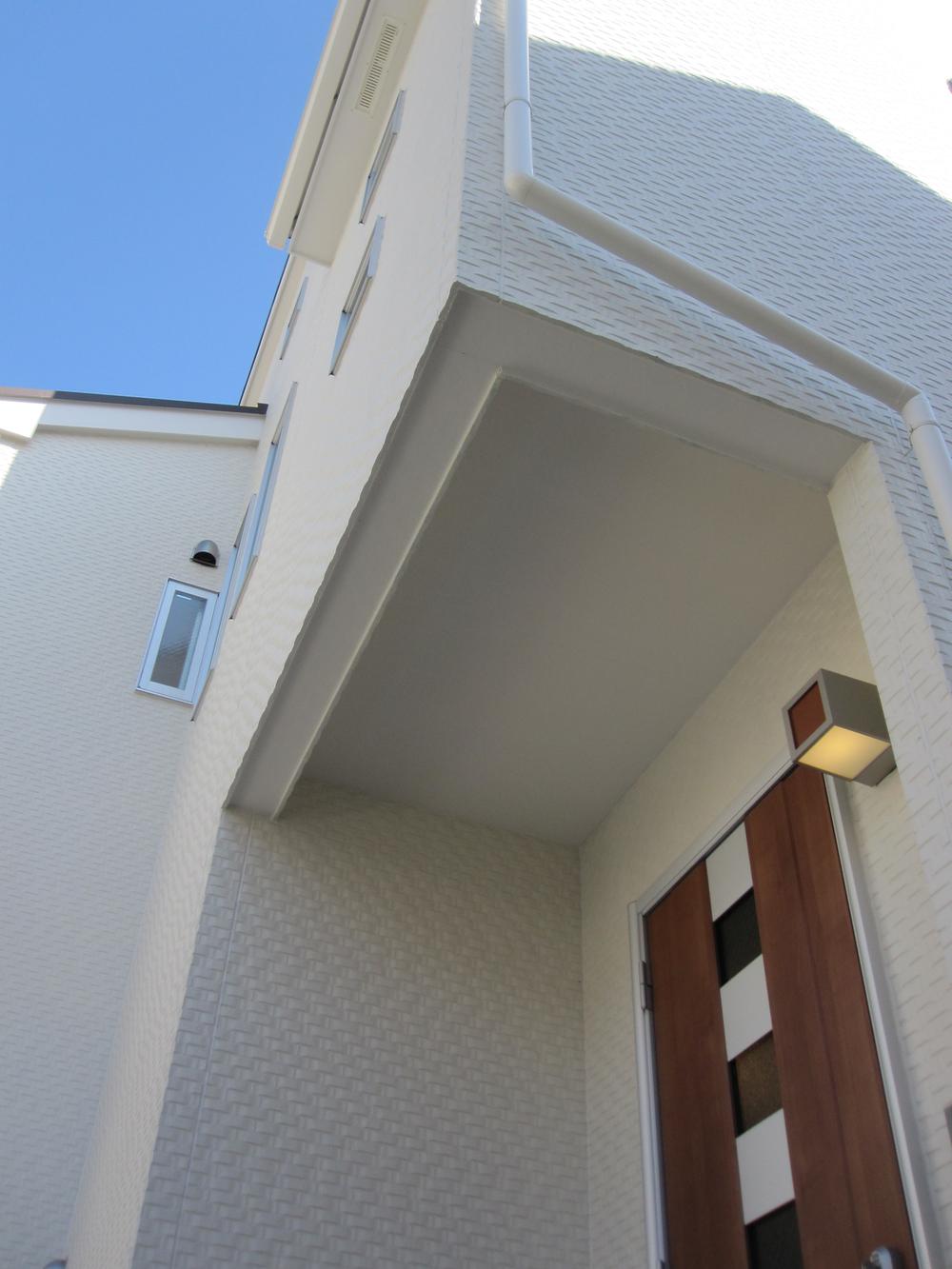 Entrance. Local (July 2013) Shooting