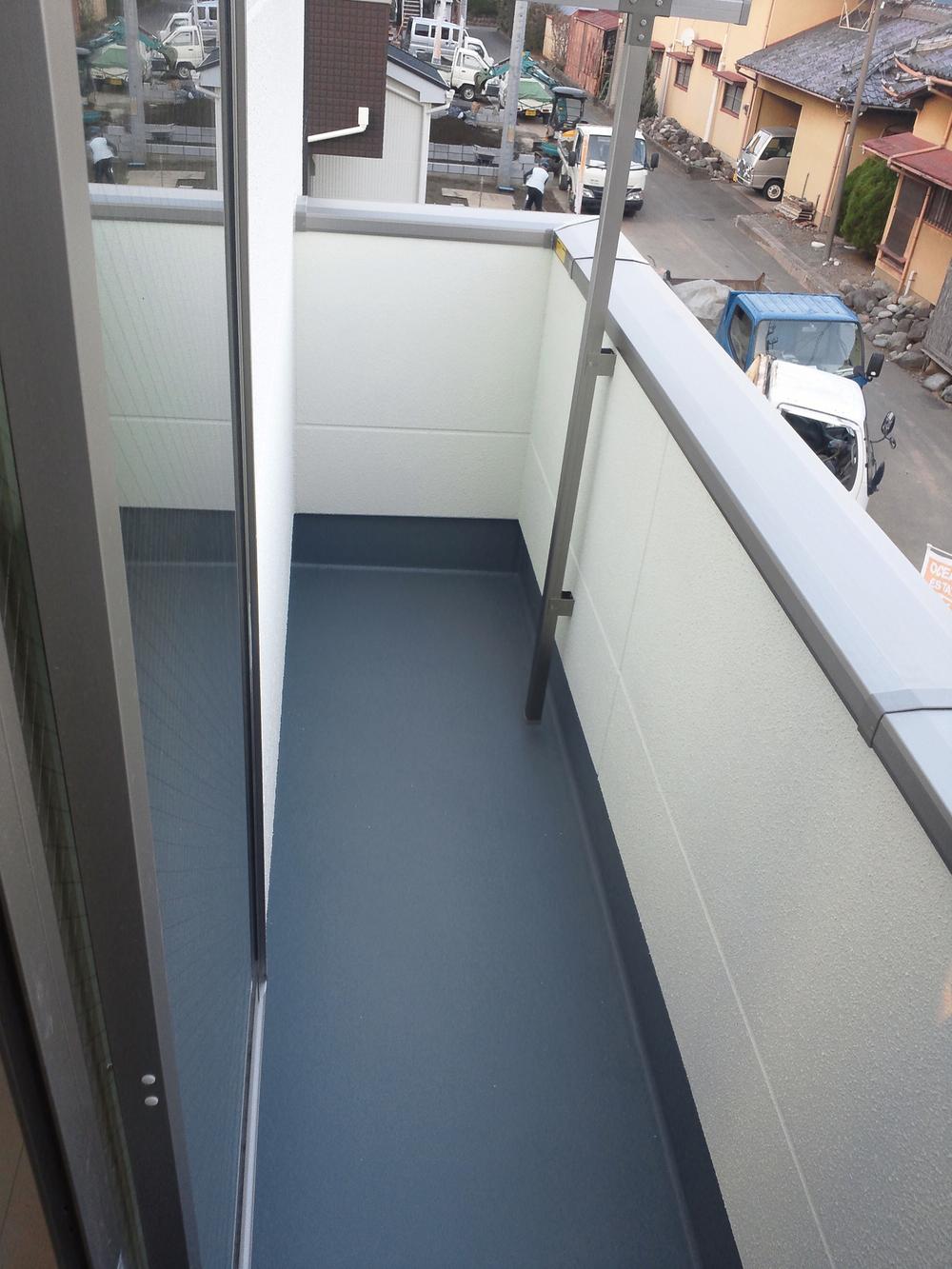 Balcony. (December 2, 2013) Shooting