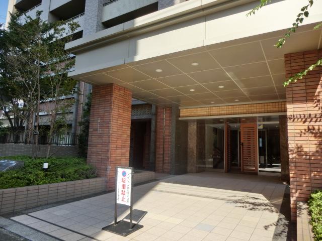 Entrance. Local (August 2013) Shooting