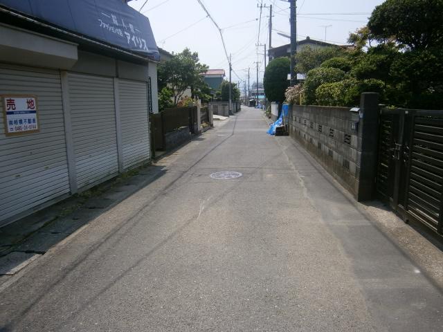 Local photos, including front road. Local (May 2013) Shooting