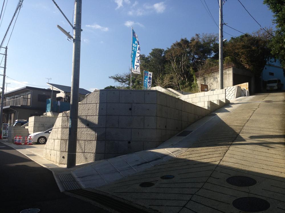 Local photos, including front road. Local (10 May 2013) Shooting