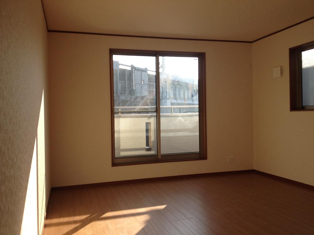 Non-living room. Indoor (12 May 2013) Shooting