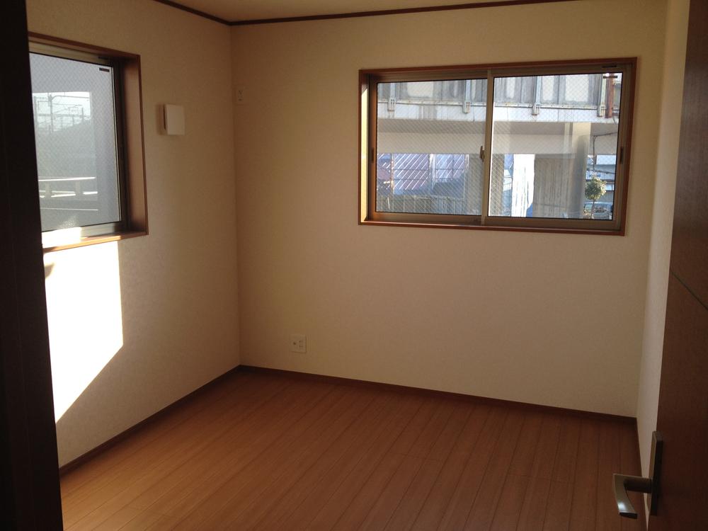 Non-living room. Indoor (12 May 2013) Shooting