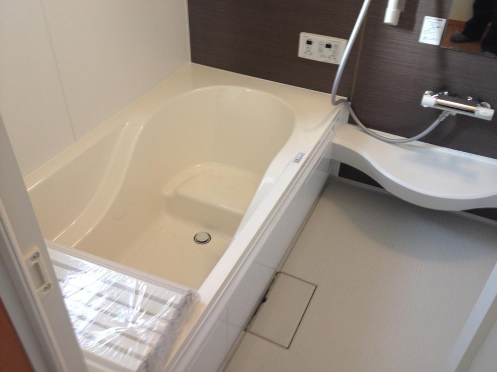 Bathroom. Indoor (12 May 2013) Shooting