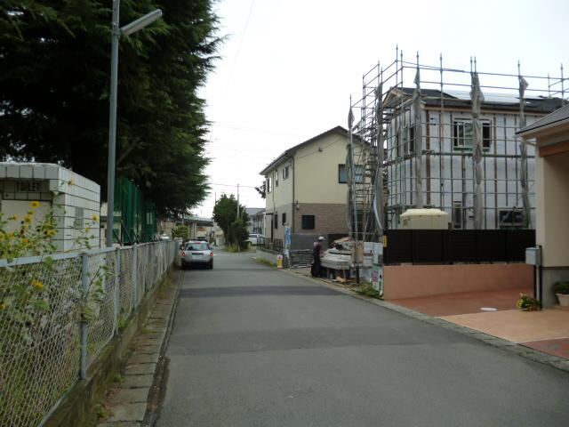 Local photos, including front road. Local (October 22, 2013) Shooting