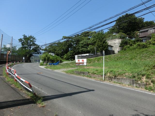 Local photos, including front road. Local (August 2013) Shooting