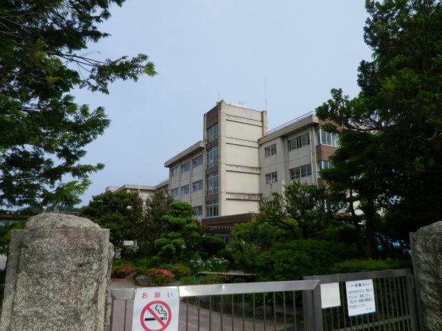 Junior high school. 937m to Odawara Municipal Kozu junior high school
