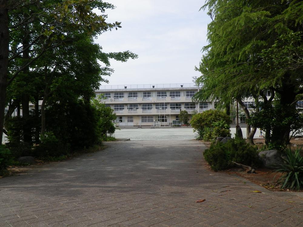 Primary school. 929m to Odawara Municipal Kozu Elementary School
