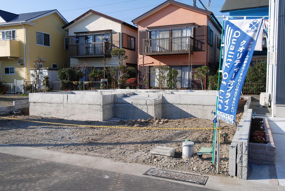 Local appearance photo. Local (12 May 2013) Shooting