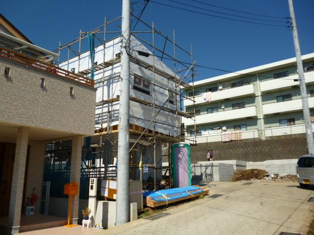 Local photos, including front road. Local (October 12, 2013) Shooting