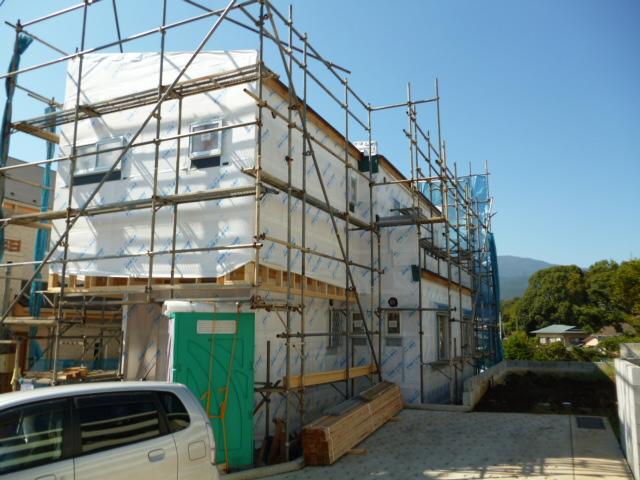 Local photos, including front road. Local (October 12, 2013) Shooting