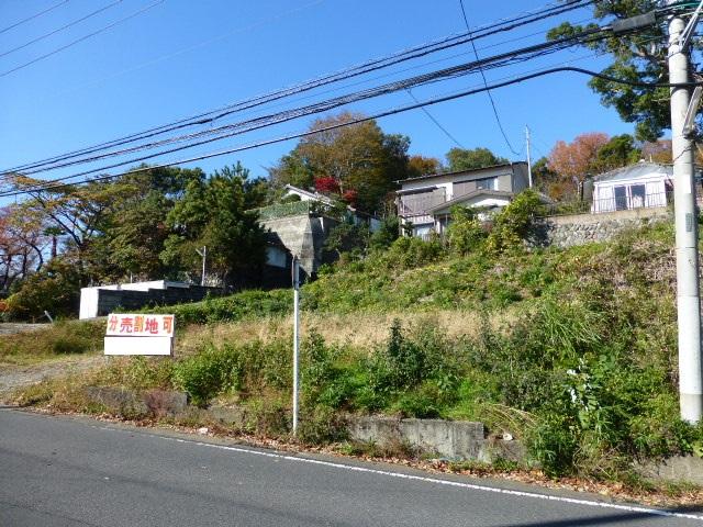 Local photos, including front road. Local (11 May 2013) Shooting