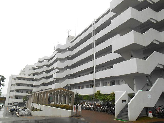 Local appearance photo. Appearance (entrance side)
