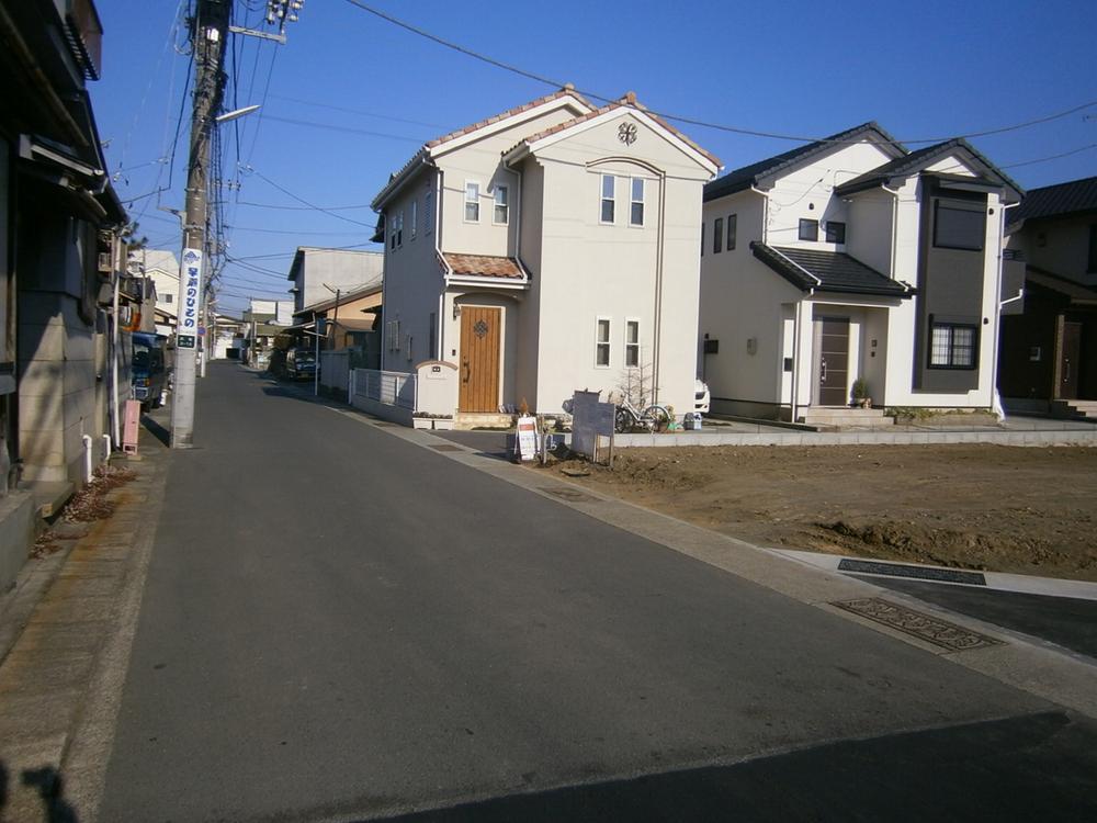 Local photos, including front road. Local (12 May 2013) Shooting