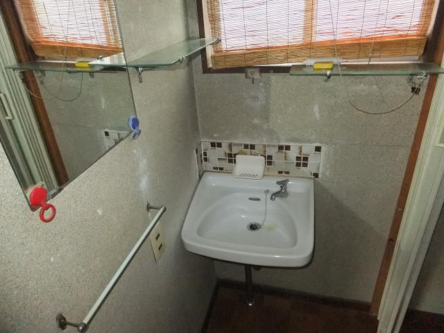 Other. Restroom facilities. Let the hand-washing gargle If you come back.