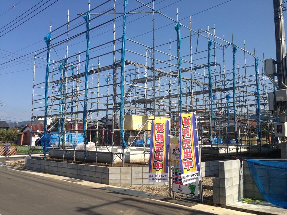 Local appearance photo. Local (12 May 2013) Shooting