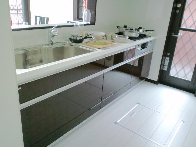 Same specifications photo (kitchen)