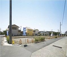 Local photos, including front road. It is a subdivision of the total 8 compartment. I want to also stick to the surrounding environment because much living will place ・ ・ ・ Why do not you realized by a common life Minamikamonomiya convenience and emotional some life was settled? .