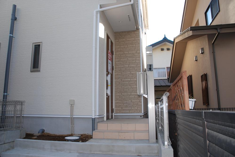 Entrance. Local (11 May 2013) Shooting