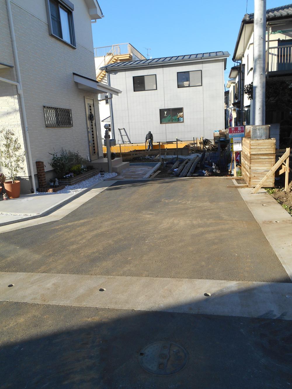 Local photos, including front road. Building 3