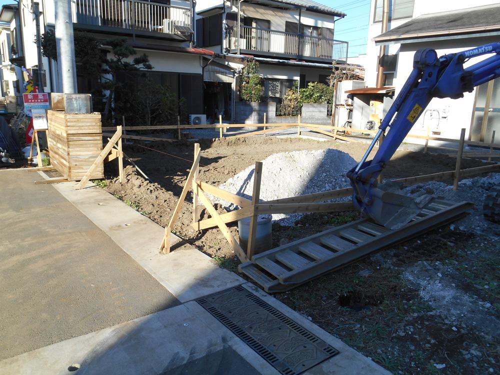 Local appearance photo. 4 Building