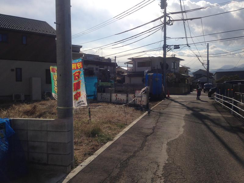 Local photos, including front road. -A Compartment - front road