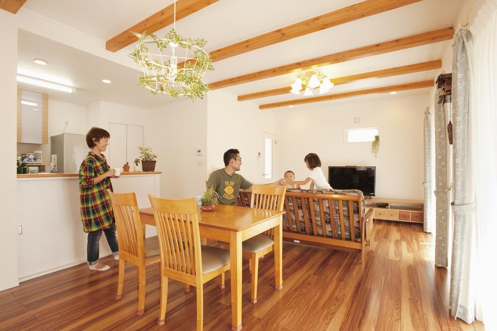 Building plan example (Perth ・ Introspection). Magazine "Kanagawa of custom home" posted of building reference example plan.