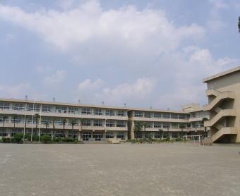 Primary school. Odawara Municipal Sako walk about 13 minutes to up to 1000m Sako elementary school elementary school.