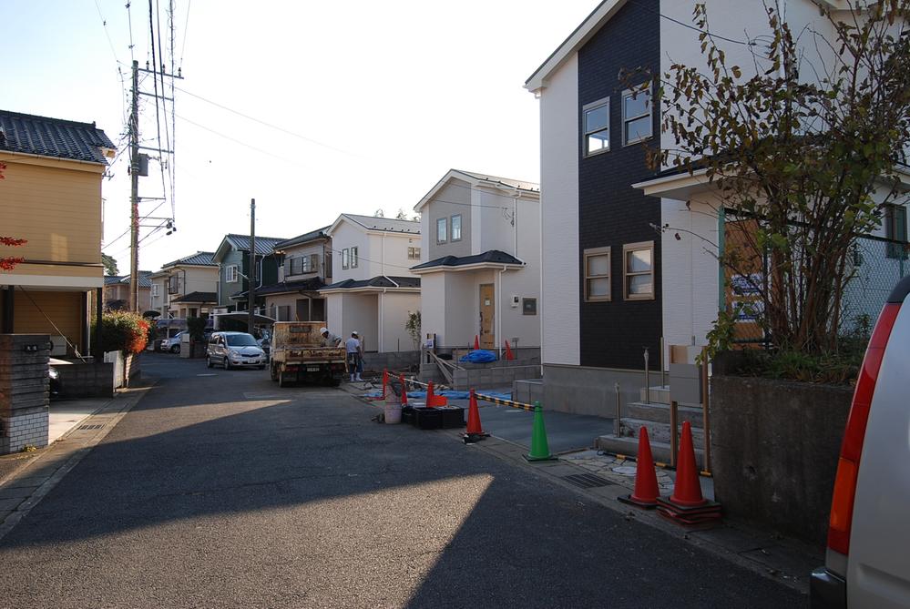 Local photos, including front road. Local (12 May 2013) Shooting