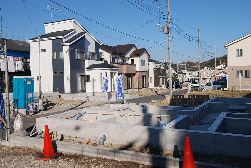 Local photos, including front road. Local (12 May 2013) Shooting