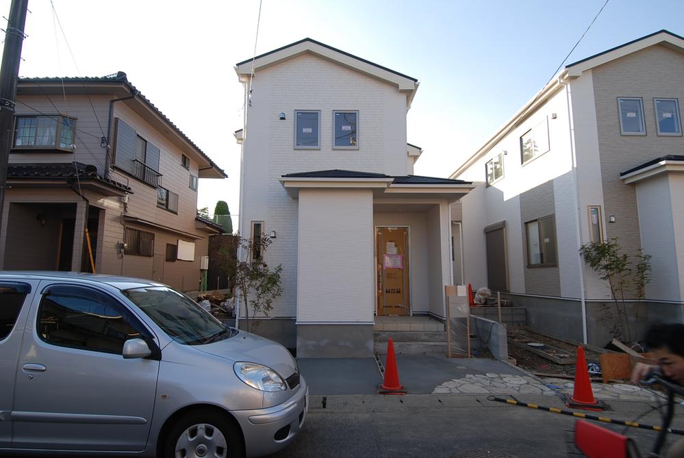 Local appearance photo. Local (12 May 2013) Shooting