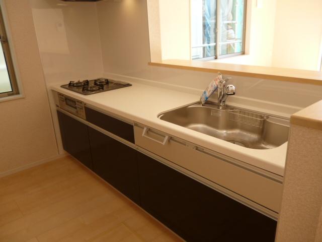 Kitchen. Local (November 16, 2013) Shooting