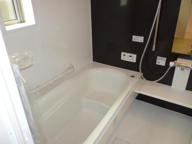 Bathroom. Local (November 16, 2013) Shooting