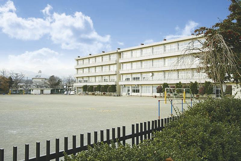 Primary school. 220m until Machida elementary school
