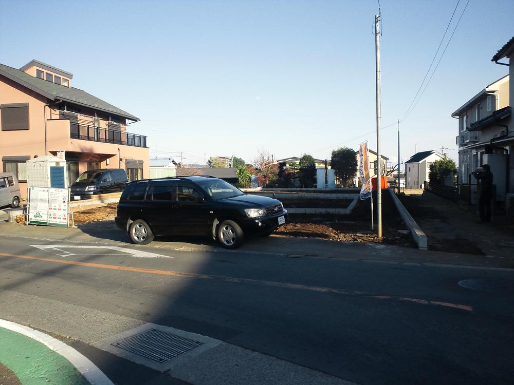 Local photos, including front road. Local (December 13, 2013) Shooting