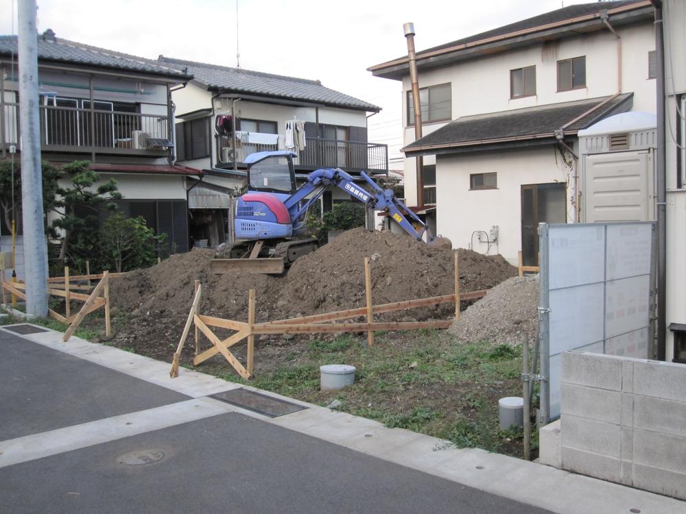 Local appearance photo. 4 Building November 2013