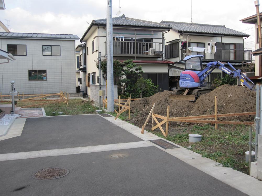 Local photos, including front road. November 2013
