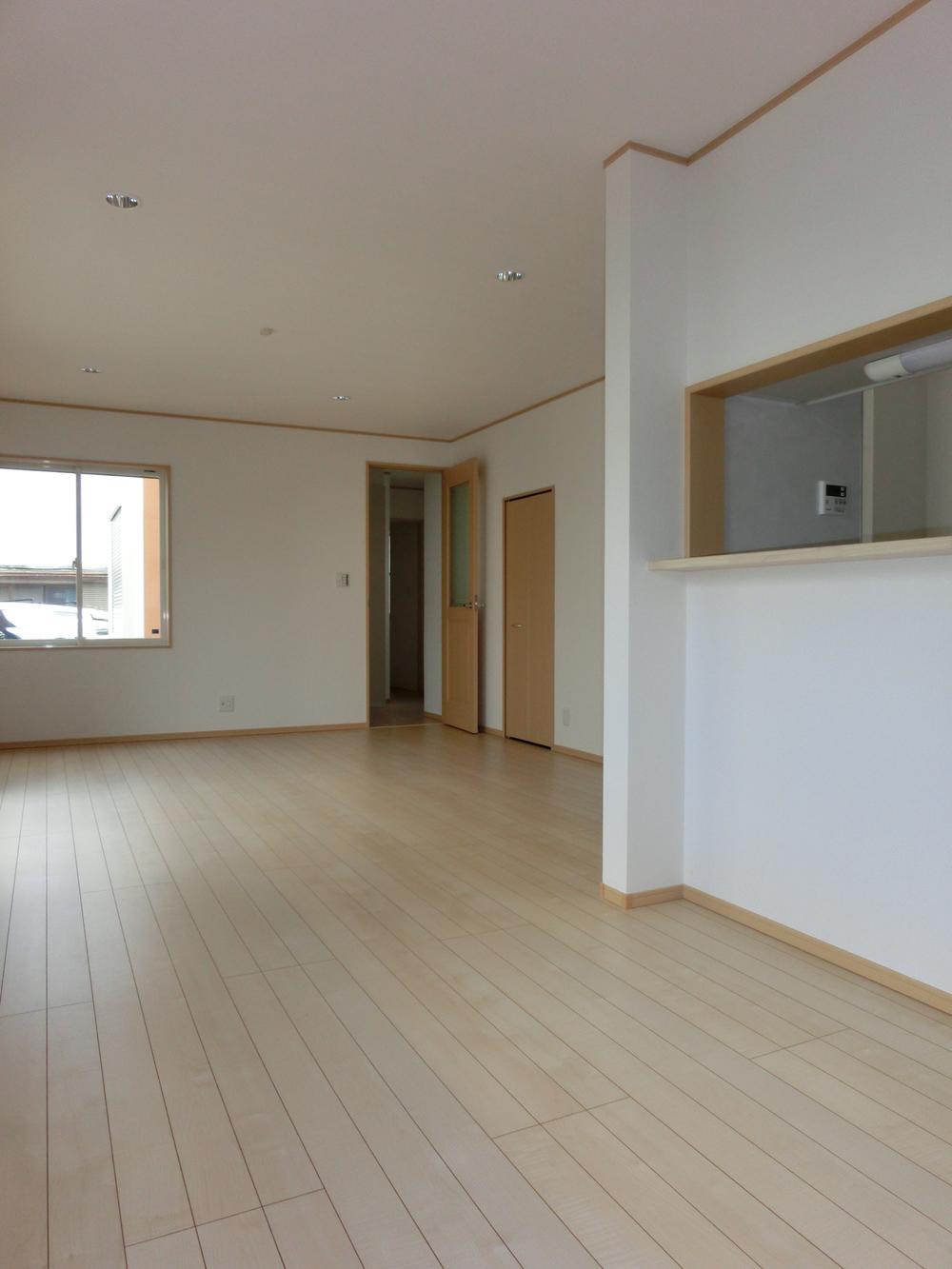 Same specifications photos (living)