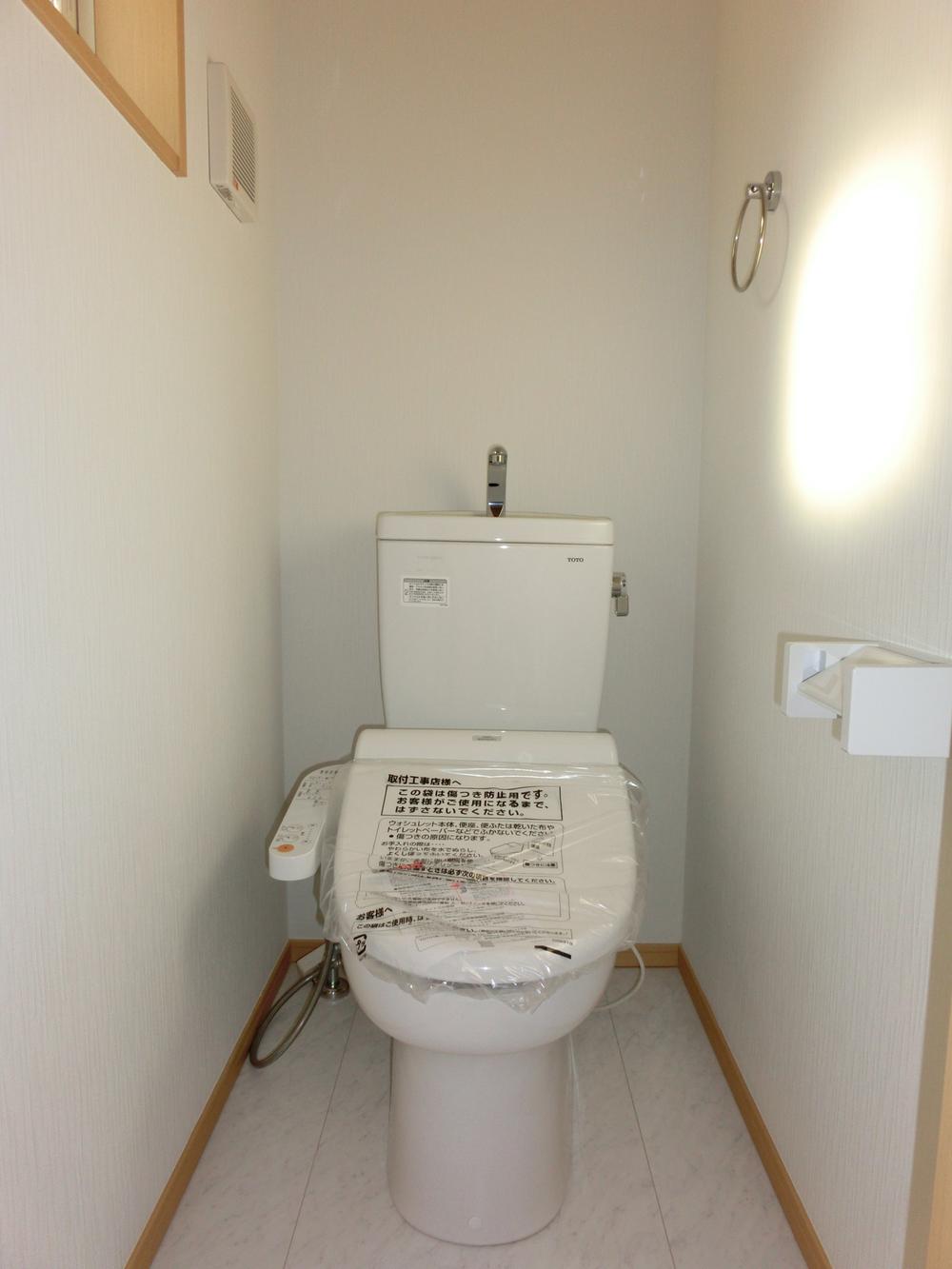 Toilet. Same specifications Photos