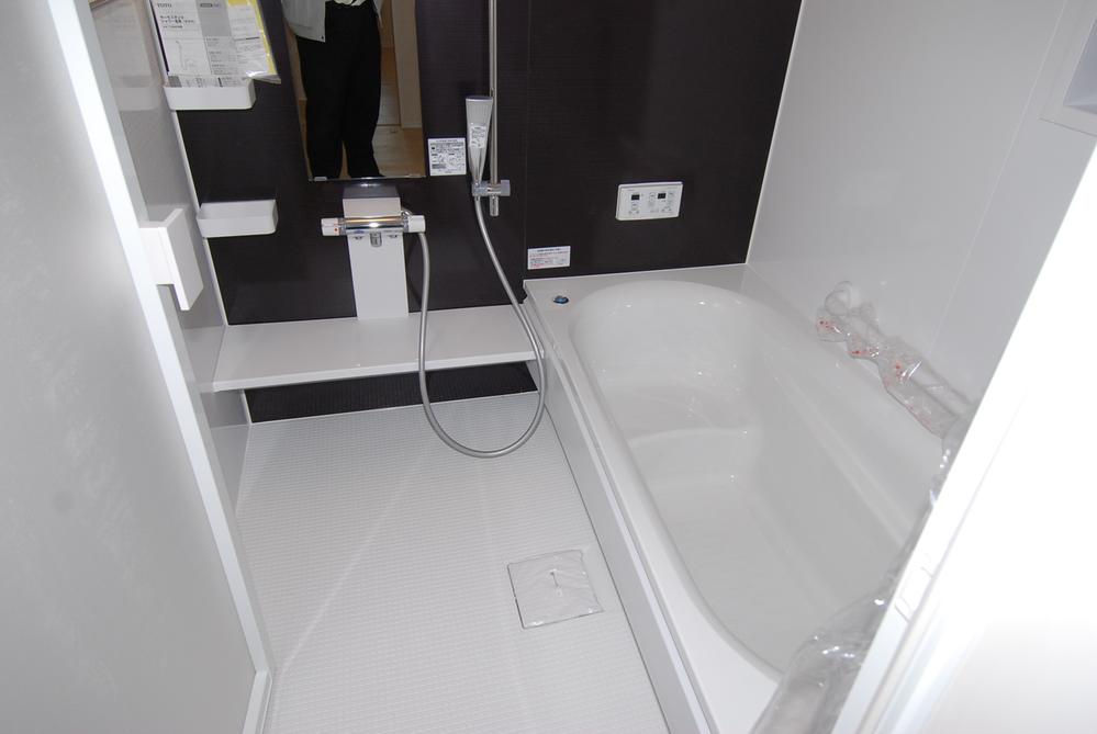 Bathroom. Indoor (12 May 2013) Shooting